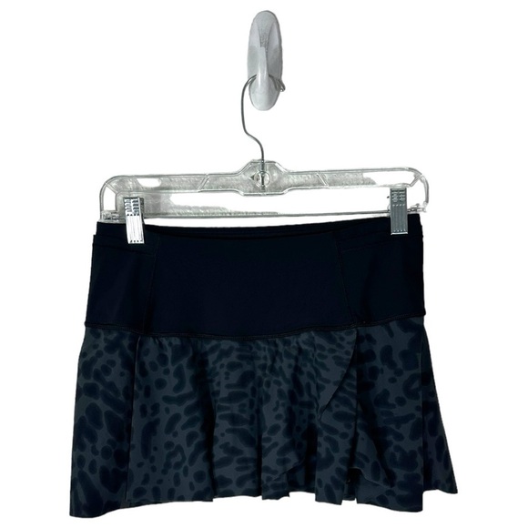 Lululemon Hit Your Stride Skirt Animal Swirl
Deep Coal Black Size 4 - Picture 5 of 7